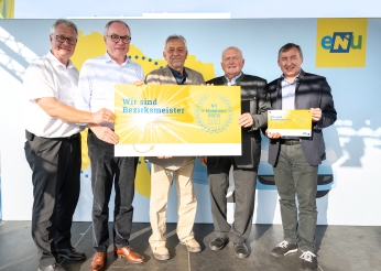 Foto (v.l.): LAbg. Bgm. Christoph Kainz, LH-Stv. Stephan Pernkopf, Bgm. Alfred Reinisch, Vize-Bgm. Franz Knötzl, eNu-Geschäftsführer Herbert Greisberger