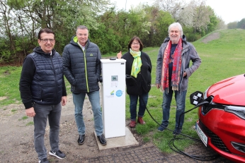 KEM-Manager GR Christian Mesterhazi, BGM Wolfgang Kocevar, STR Maria T. Melchior, Ing. Otto Strauss, Gemeinde und Obmann der Kleinregion Ebreichsdorf