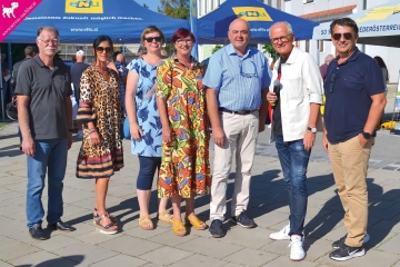 Im Bild von links nach rechts: geschäftsführender Gemeinderat Johann Züger, Gemeinderätin Alexandra Heiss, Umweltgemeinderätin Ulrike Pridt, Bürgermeisterin Christine Sollinger, Vizebürgermeister Franz Püreschitz, Moderator Andy Marek und KEM-Manager Energie- &amp; Umweltgemeinderat Christian Mesterhazi.